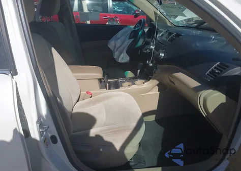 2011 Toyota Highlander Base V6 из США, поврежденный, VIN 5TDZK3EH8BS035600